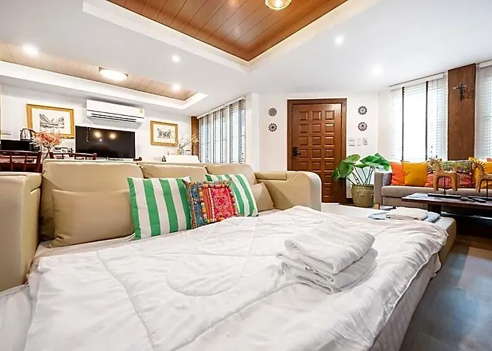 Miq Rama9 _villa 3br In City/jodd Fair/mrt/65”tv 曼谷