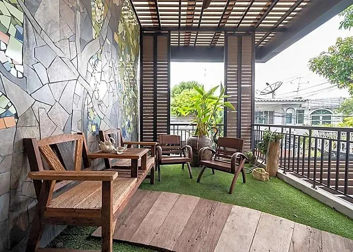 Miq Rama9 _villa 3br In City/jodd Fair/mrt/65”tv 曼谷