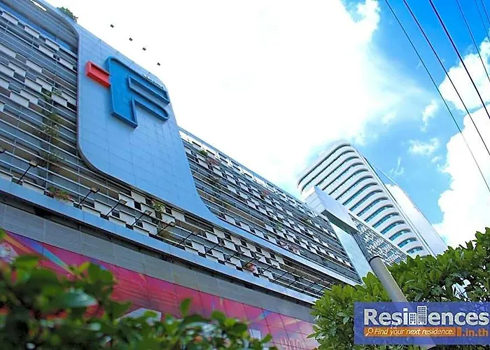 Miq Rama9 _villa 3br In City/jodd Fair/mrt/65”tv 曼谷