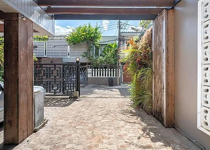 Miq Rama9 _villa 3br In City/jodd Fair/mrt/65”tv 曼谷